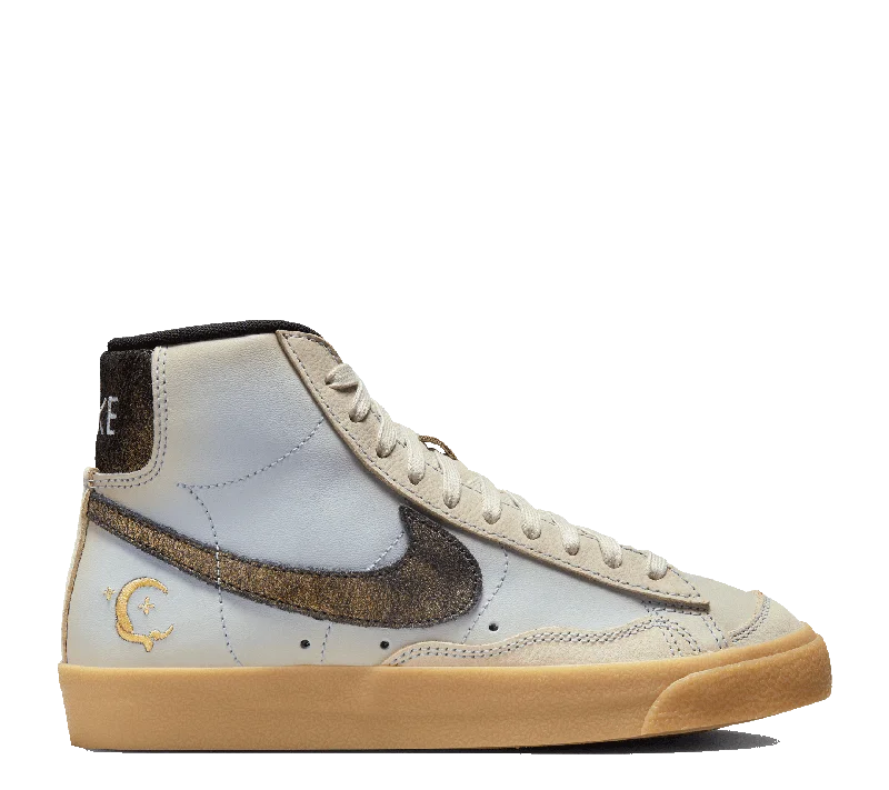 W Nike Blazer Mid '77 PRM "Con Mi Familia" Women's Travel Jacket