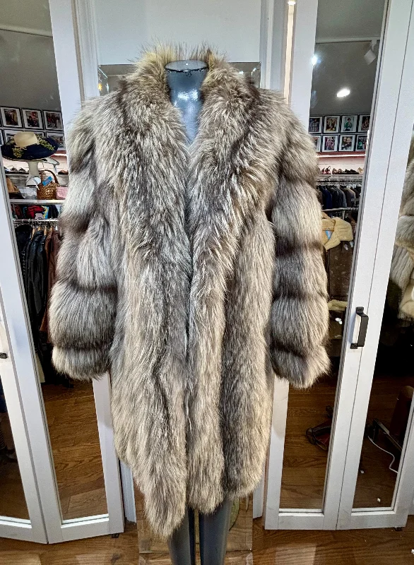 80’s Light Gray & Brown Silver Fox Coat Buttoned Toggled Snapped