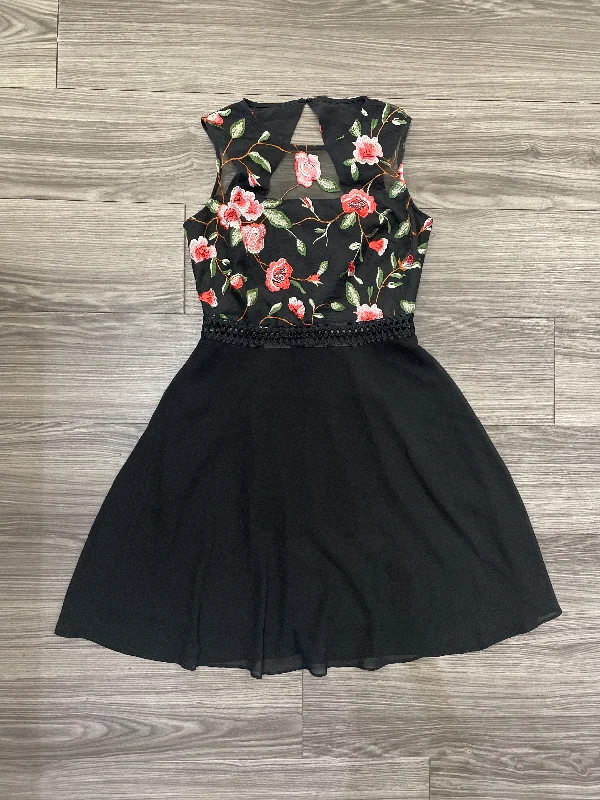 Dress Party Midi By Clothes Mentor In Floral Print, Size: S