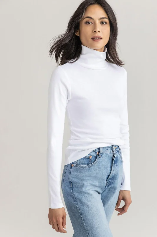 Long Sleeve Turtle Neck Tee in White Collared T-Shirt Boat Neck A-Line Collared T-Shirt Boat Neck A-Line Long Sleeve Turtle Neck Tee in White Collared T-Shirt Boat Neck A-Line Collared T-Shirt Boat Neck A-Line